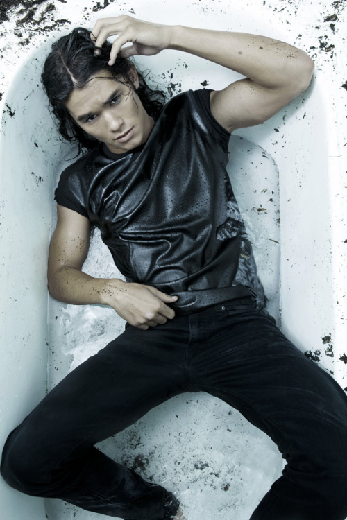 Ist henry cavill auf allen dating-websites